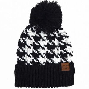 NWT C.C HOUNDSTOOTH BEANIE Black and White